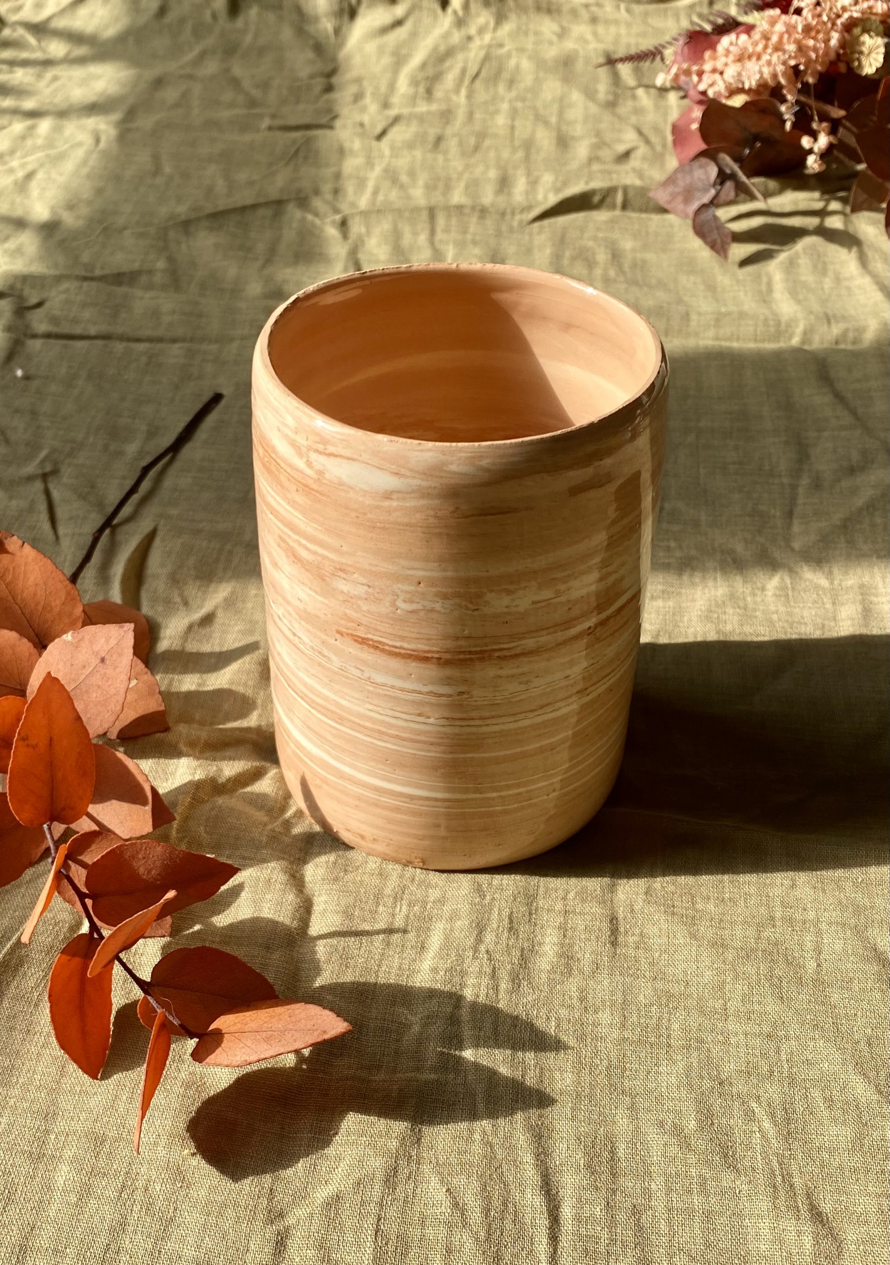 Vase en terre mêlée rouge et blanche, nériage, marble ceramic