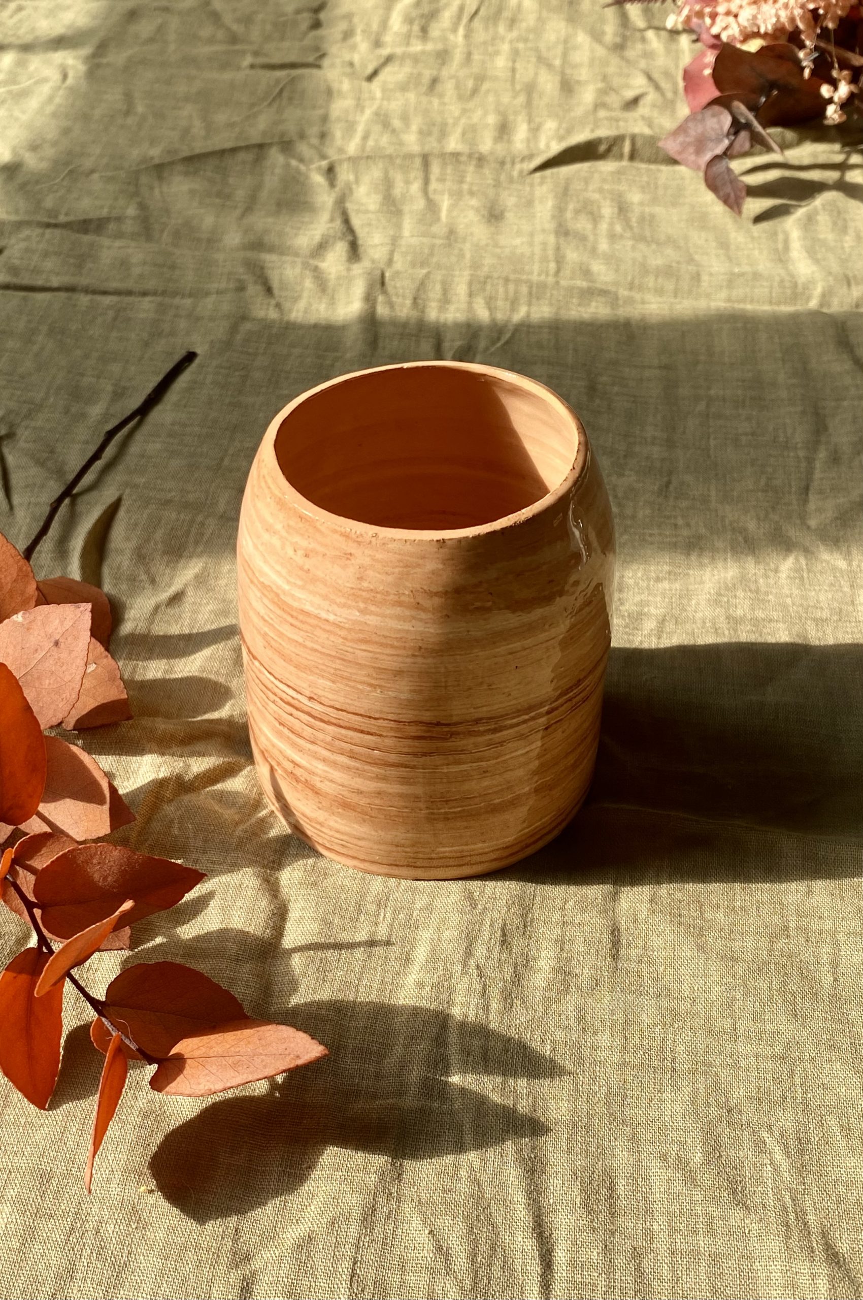Vase en terre mêlée rouge et blanche, nériage, marble ceramic