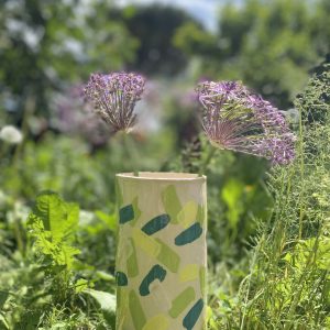 Vase en faïence décoré multicolore