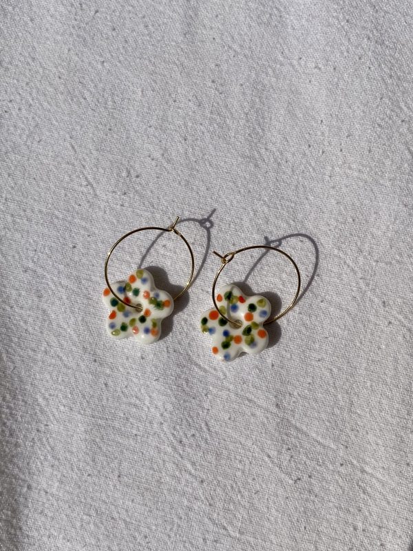 Boucles d'oreilles en porcelaine petites fleurs