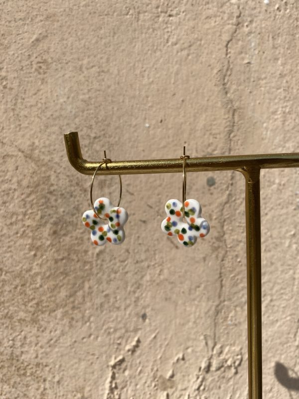 Boucles d'oreilles en porcelaine petites fleurs