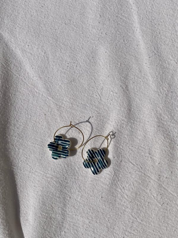 Boucles d'oreilles en porcelaine petites fleurs