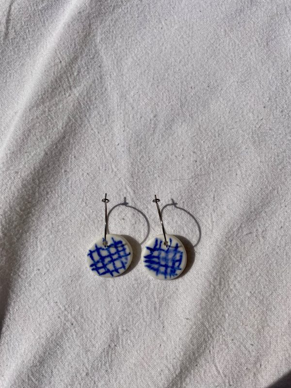 Boucles d'oreilles porcelaine - médaillons à carreaux