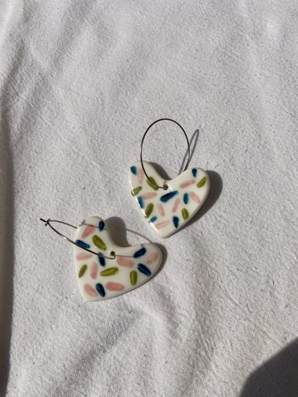 Boucles d'oreilles porcelaine cœur – Image 2