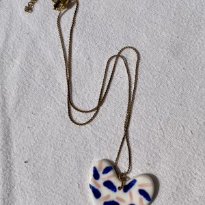 Collier en porcelaine grand cœur