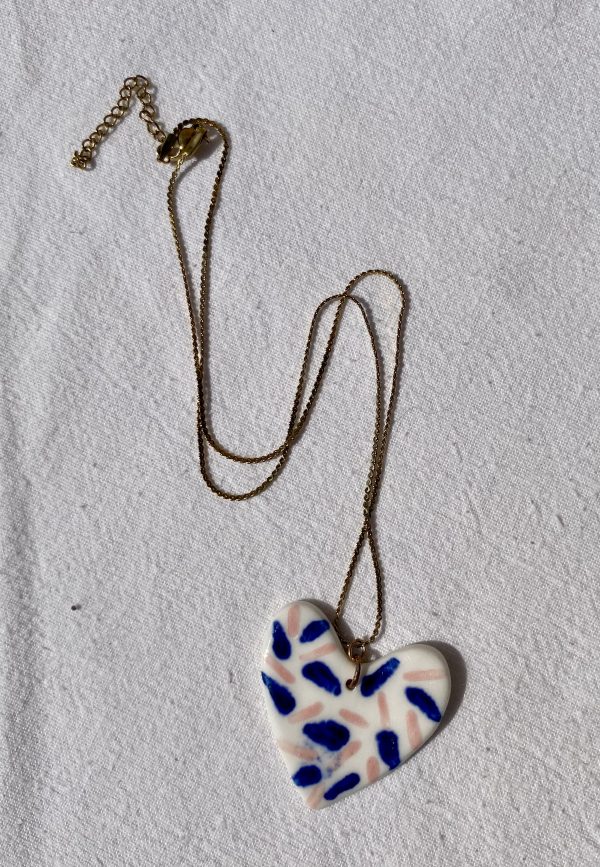 Collier en porcelaine grand cœur