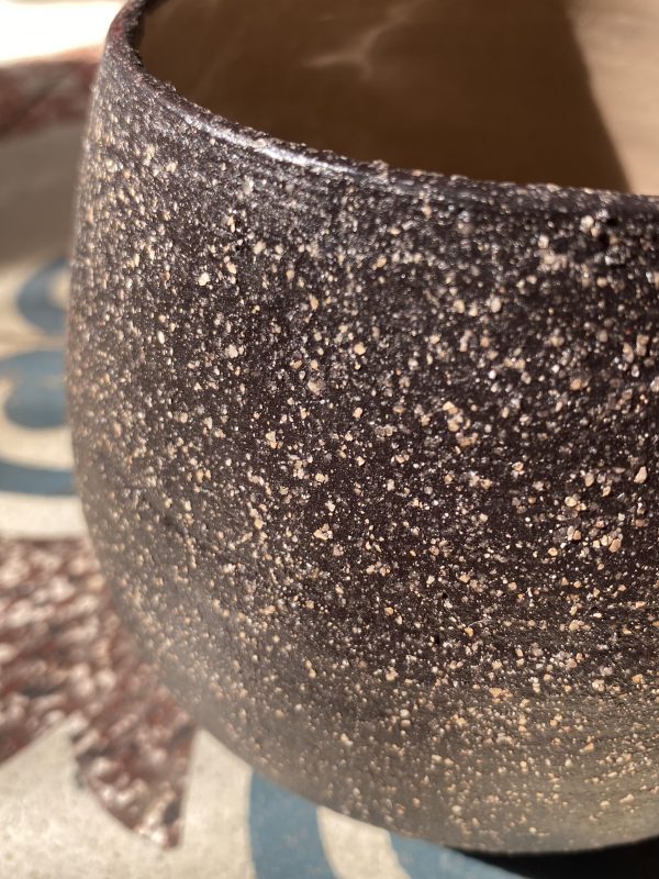 Vase noir magique – Image 3