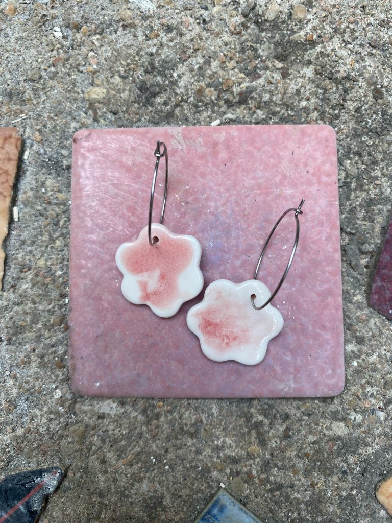 Boucles d'oreilles porcelaine - fleurs aquarelle rose