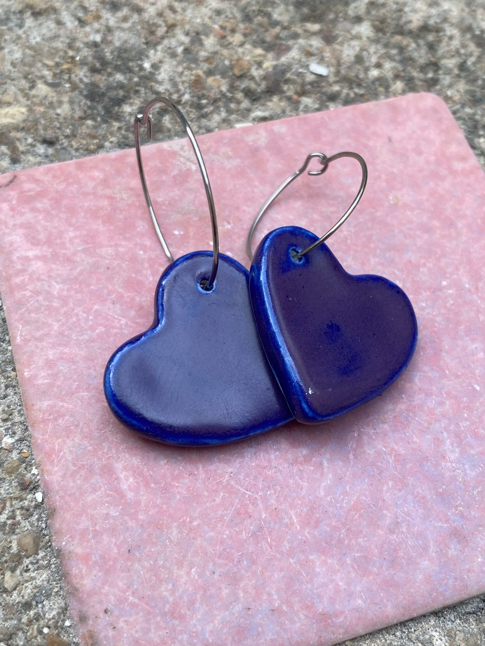 Boucles d'oreilles porcelaine - cœur bleu pétrole – Image 2
