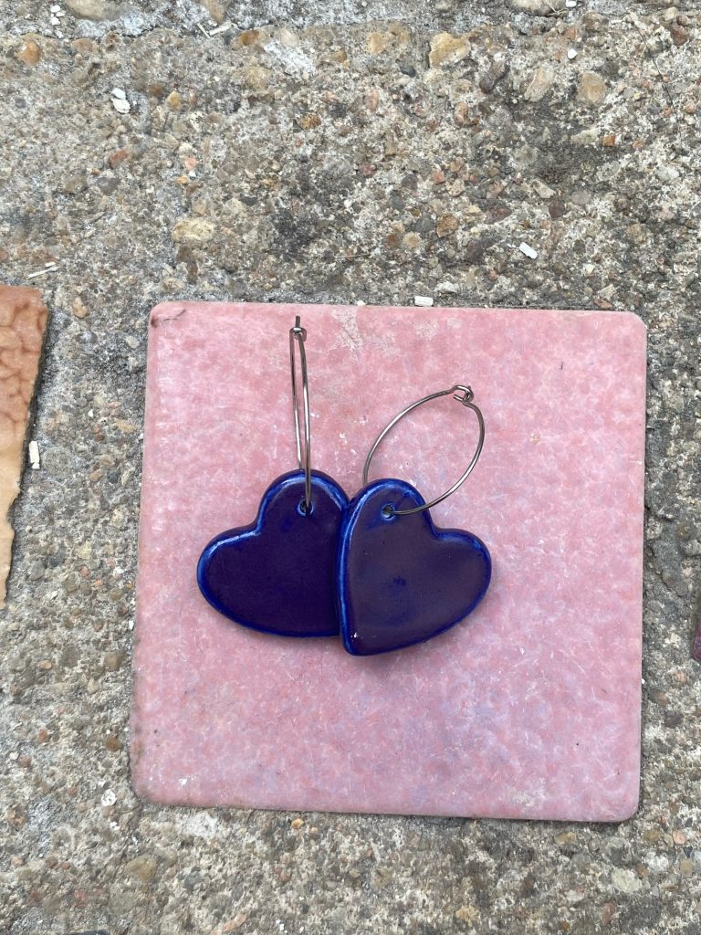 Boucles d'oreilles porcelaine - cœur bleu pétrole
