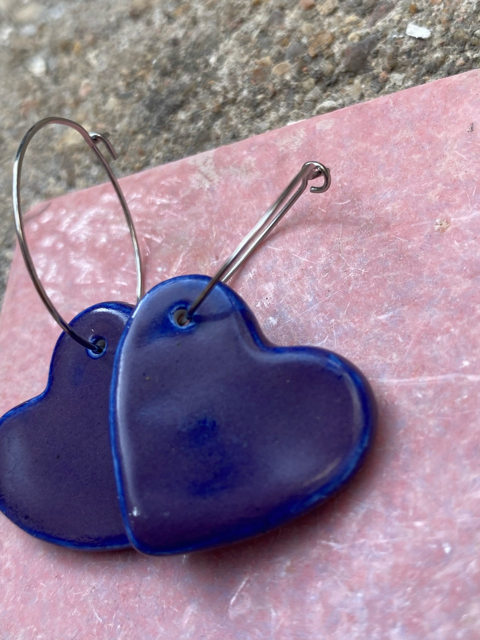 Boucles d'oreilles porcelaine - cœur bleu pétrole – Image 3