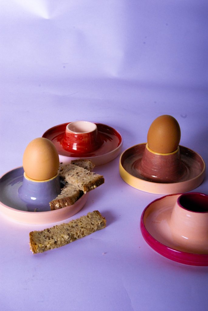 Coquetier en faïence ultra coloré 60s