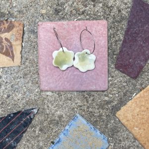 Boucles d'oreilles porcelaine - fleurs aquarelle vert