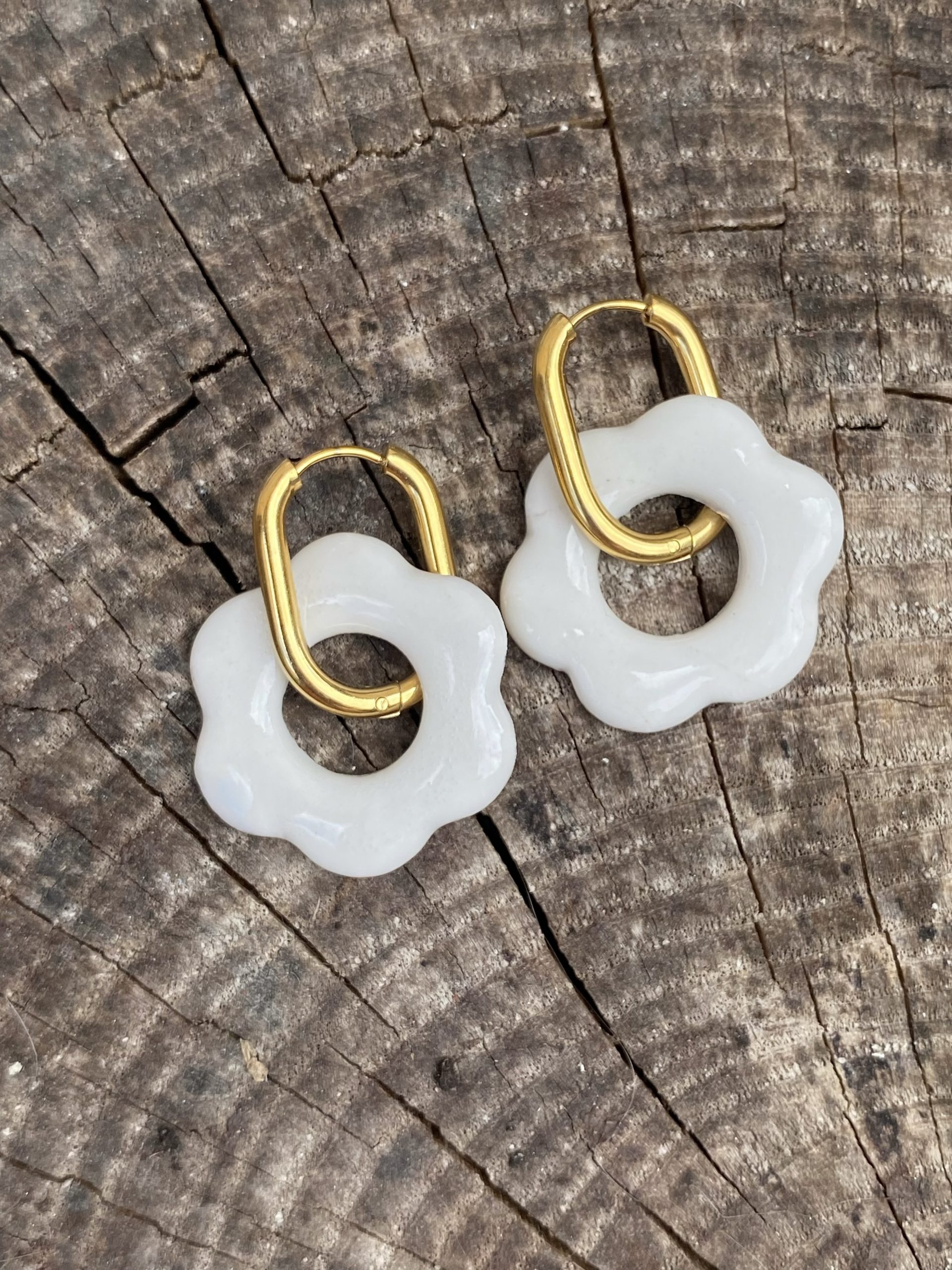Boucles d'oreilles en porcelaine - fleurs blanches
