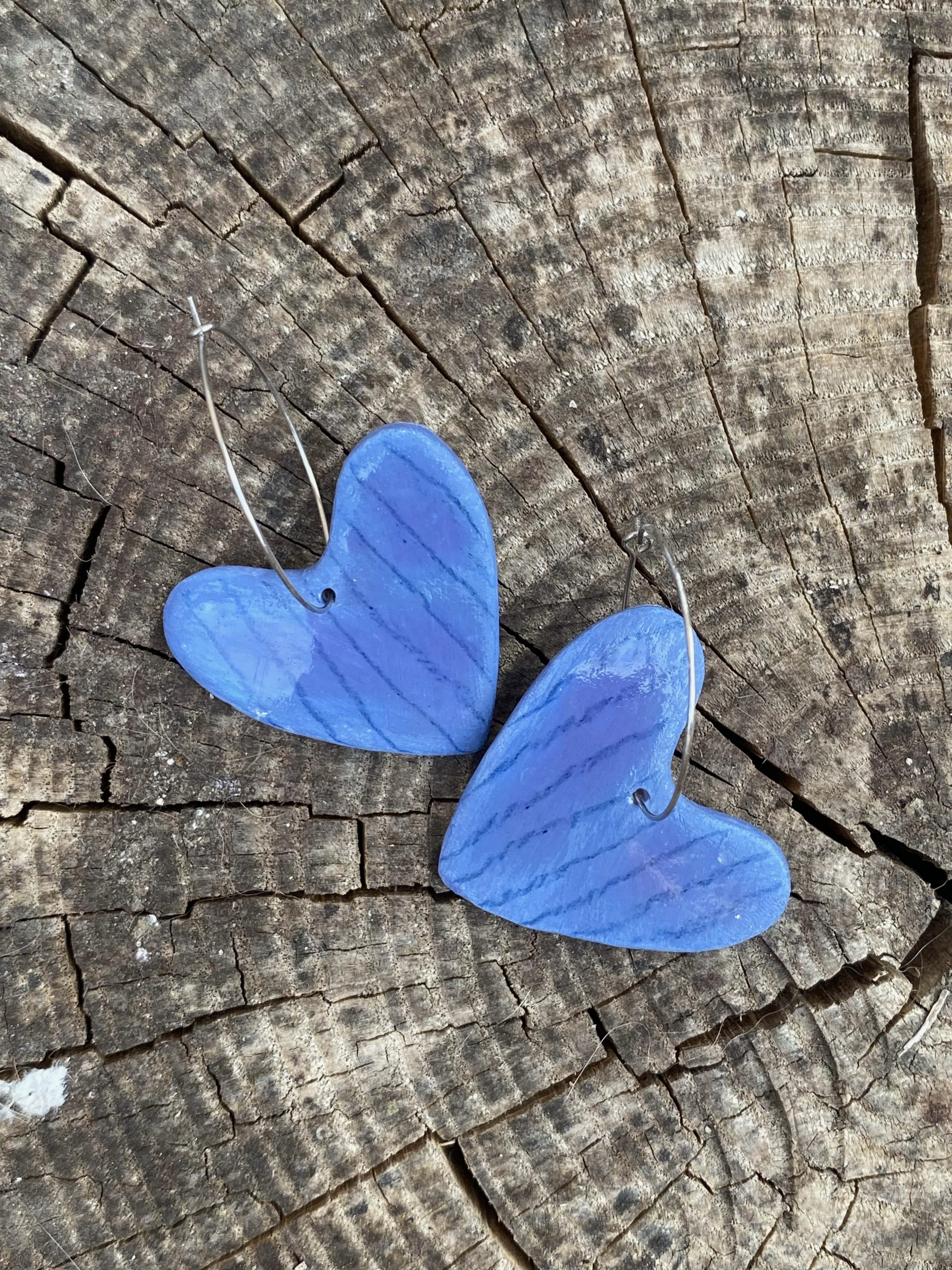 Boucles d'oreilles porcelaine - grand cœur bleu rayé